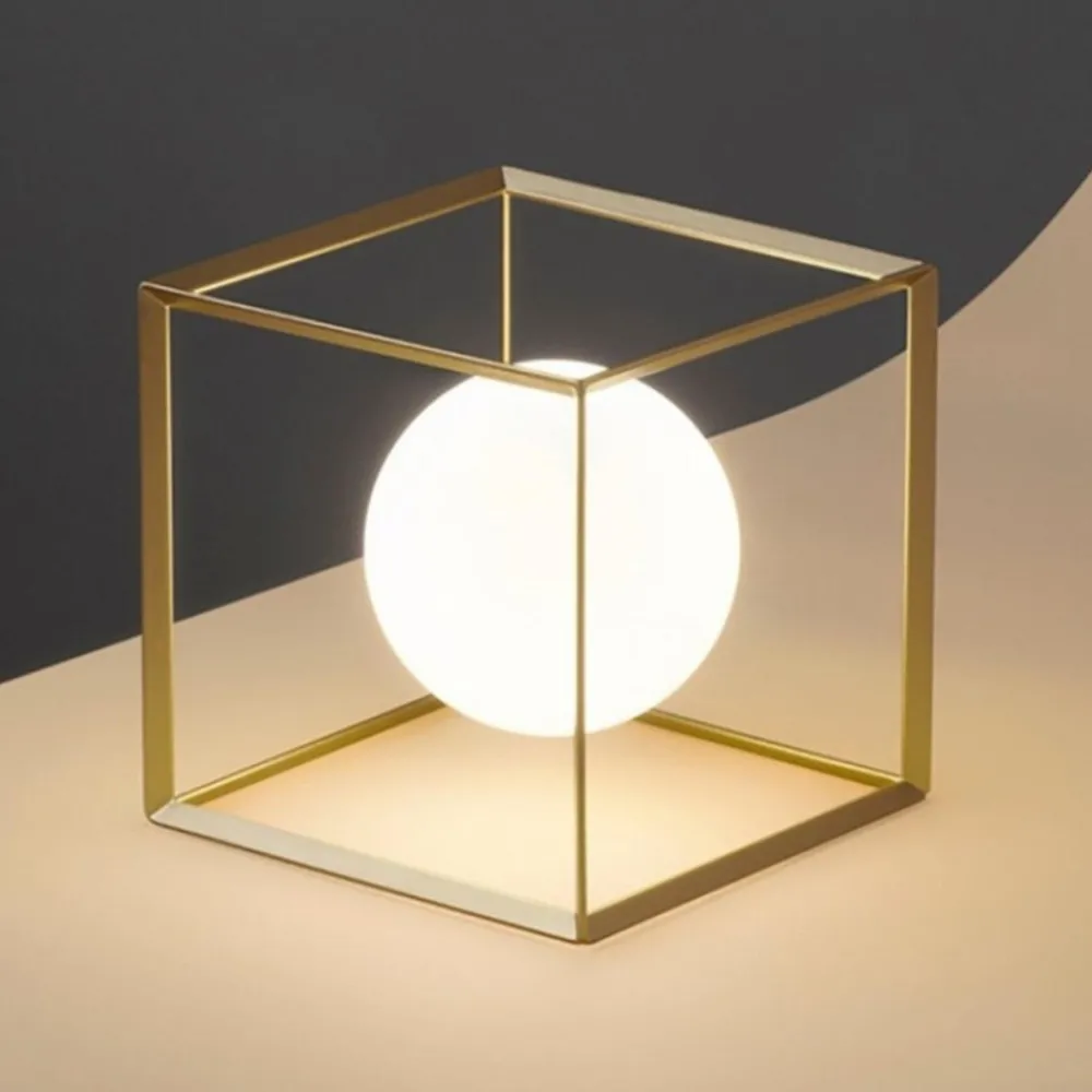 Perenz Illuminazione Abat-jour da comodino cube perenz gabbia oro sfera vetro bianco