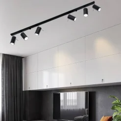Selezionato da Mazzolaluce Plafoniera 118 cm nero 6 luci con faretti orientabili